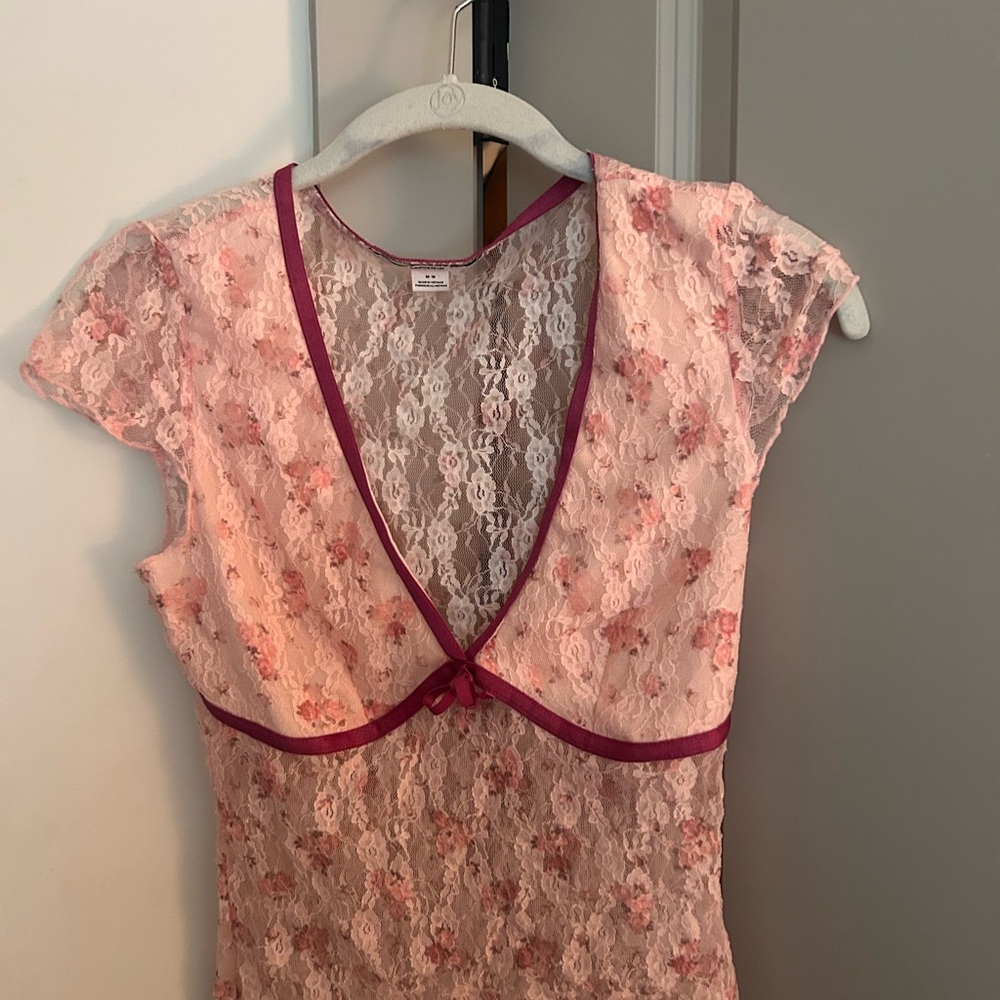 Elegant Pink Lace Kimchi Top